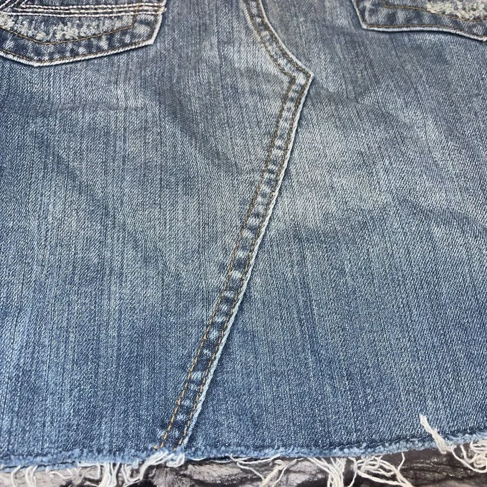 American Eagle Hi-Rise Mini Skirt Denim Distressed Size 6 Raw Hem Length 17”